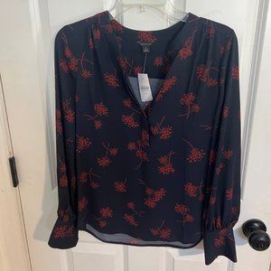 NWT Ann Taylor Navy/Red Floral Blouse Size Small